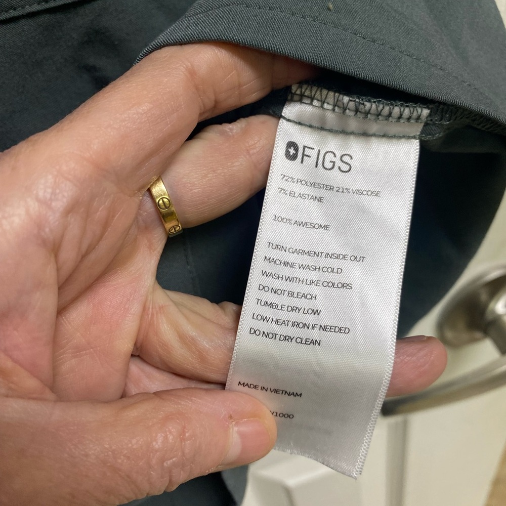 FIGS SCRUB TOP - Picture 5 of 5